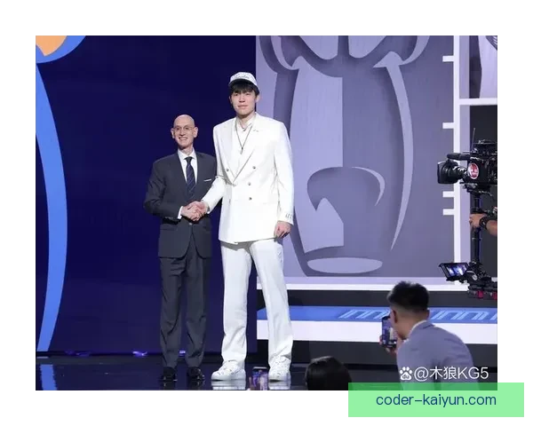 亚洲杯MVP榜单揭晓，众星汇聚竞争力提升，备受期待的明星球员即将争夺最高荣耀