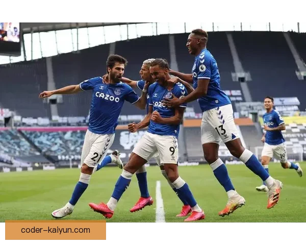 杰弗森·莱尔马在英超表现稳健，贡献重要防守力量。